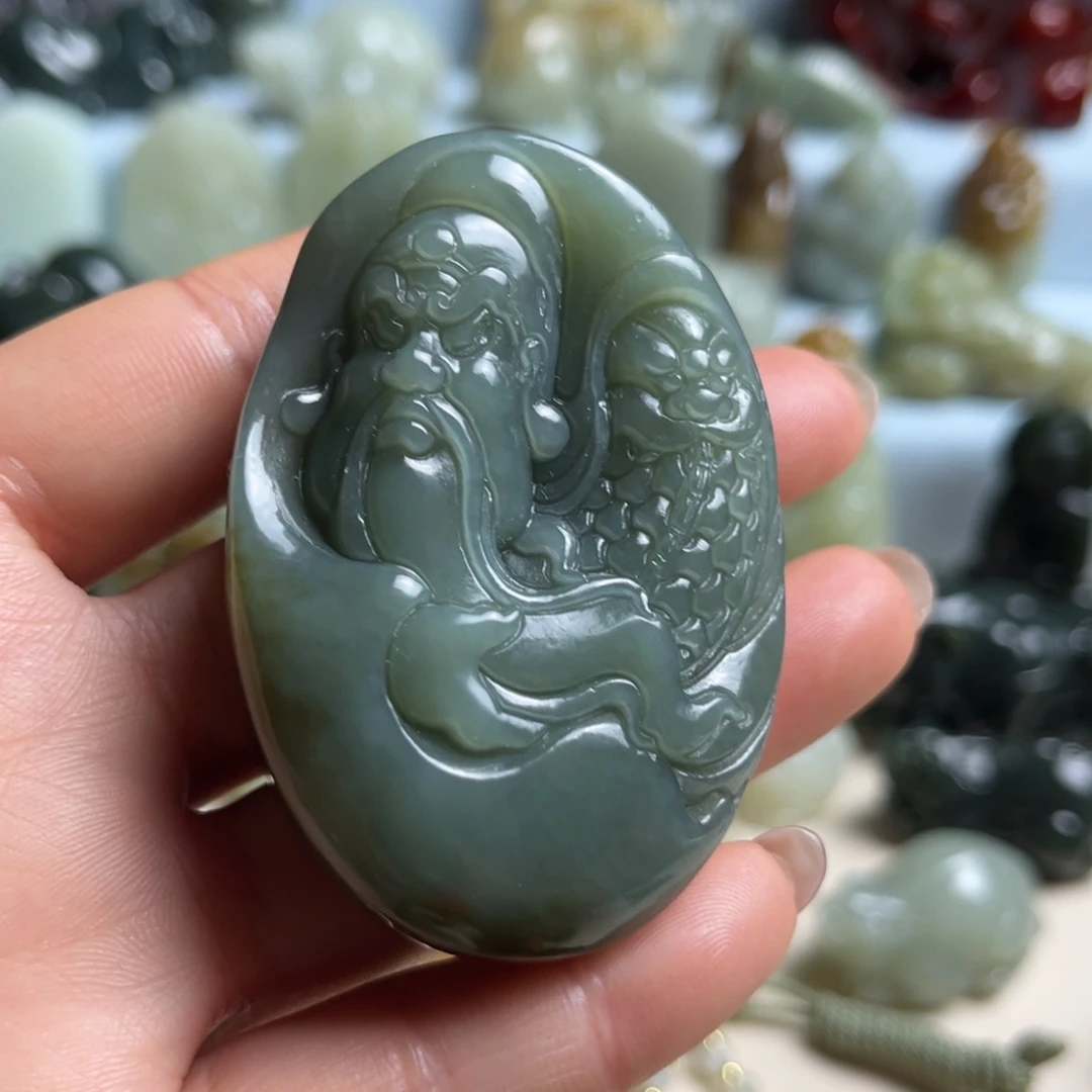 和田玉未镶嵌把件