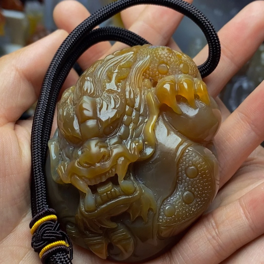 玛瑙/玉髓手把件未镶嵌君*