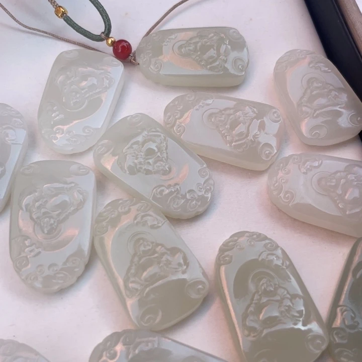 和田玉未镶嵌颈饰多样性发货，发其一