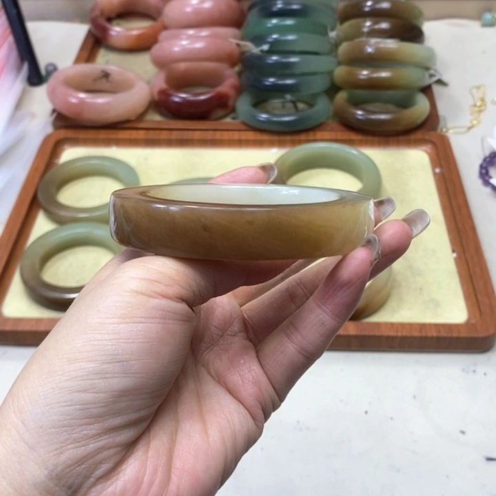 未镶嵌63石英质玉快***?