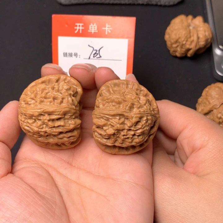 核桃摆件精品白狮子42号735