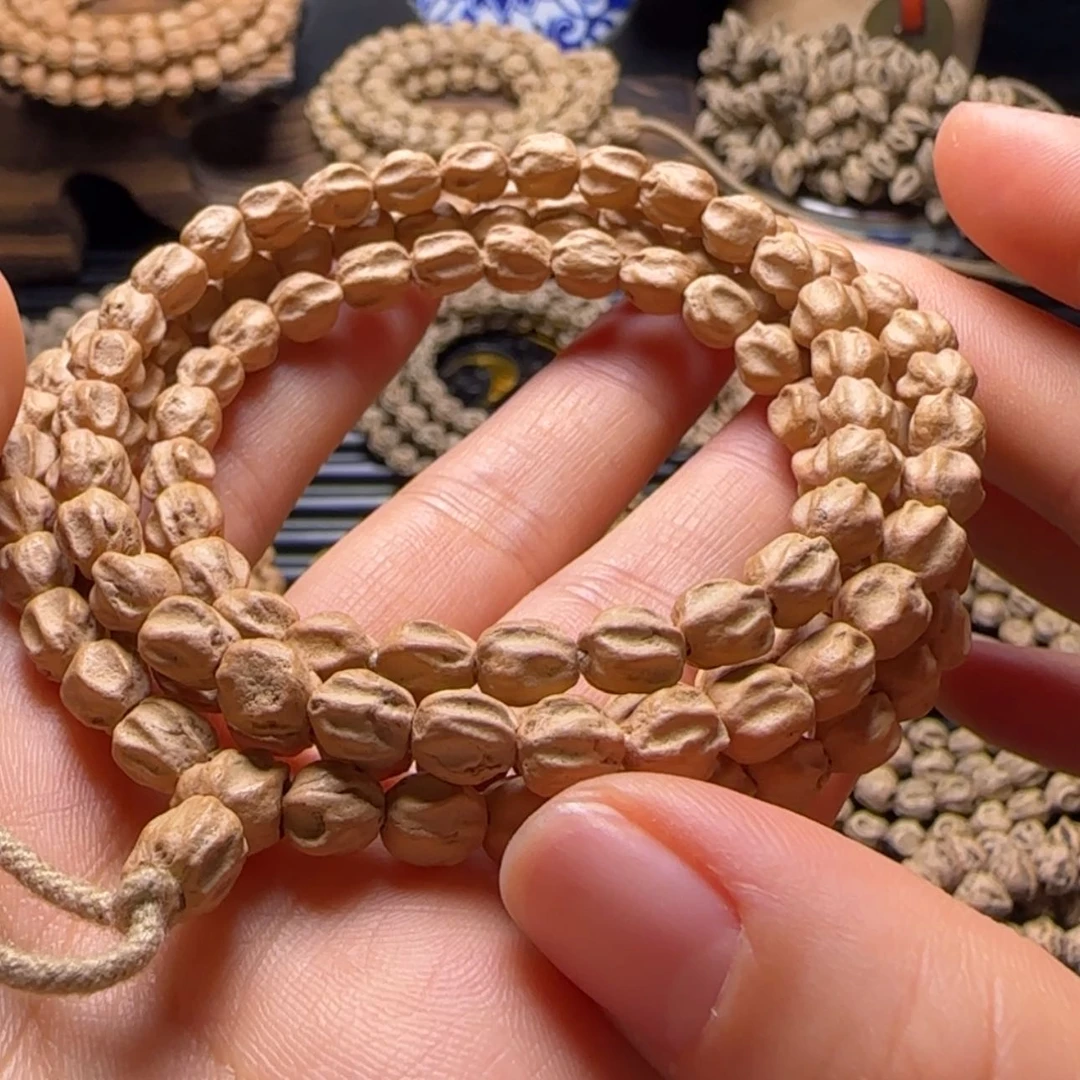 【闪购商品】吊坠柏香籽/百香籽万*王