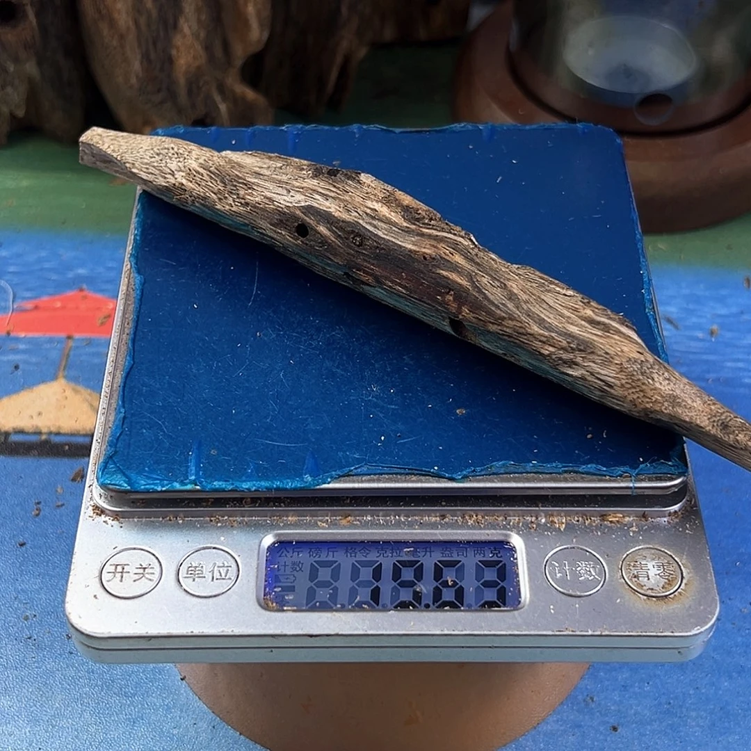 香料绿奇楠虫漏白棋19克