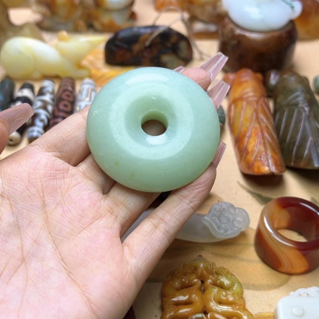 【闪购商品】蛇纹石玉颈饰未镶嵌