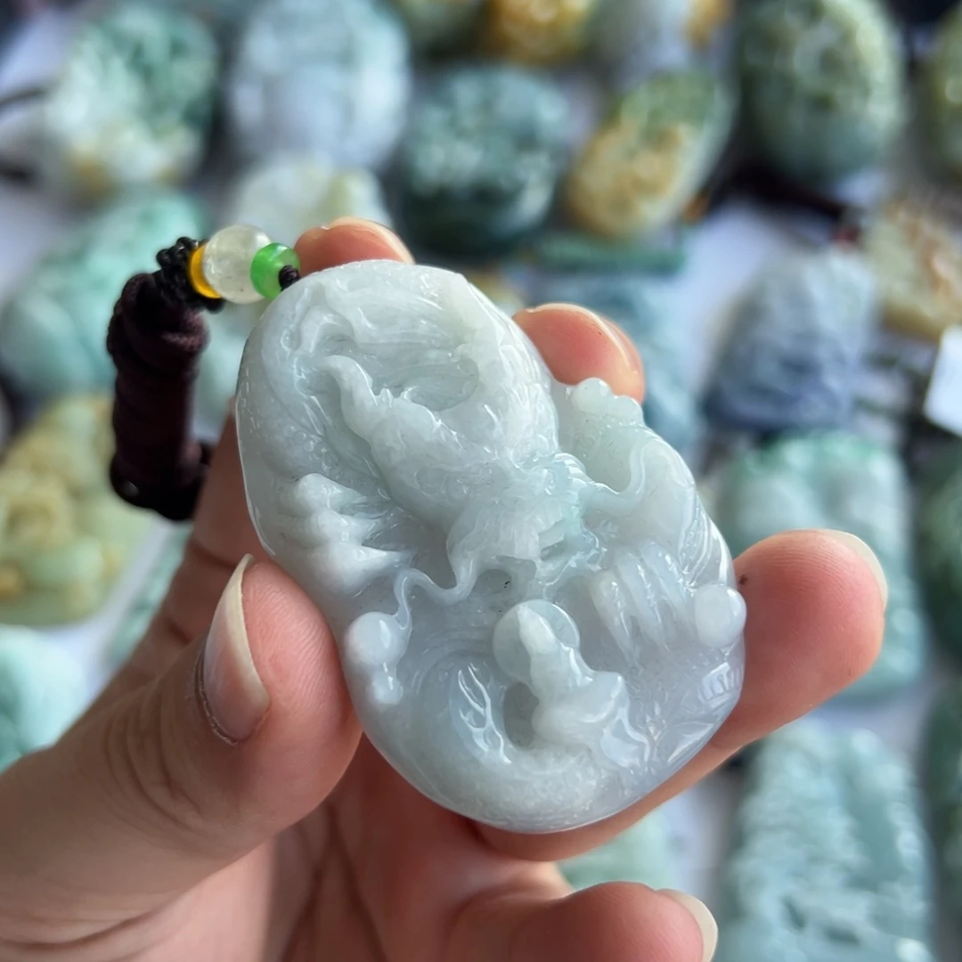 翡翠未镶嵌颈饰挂件