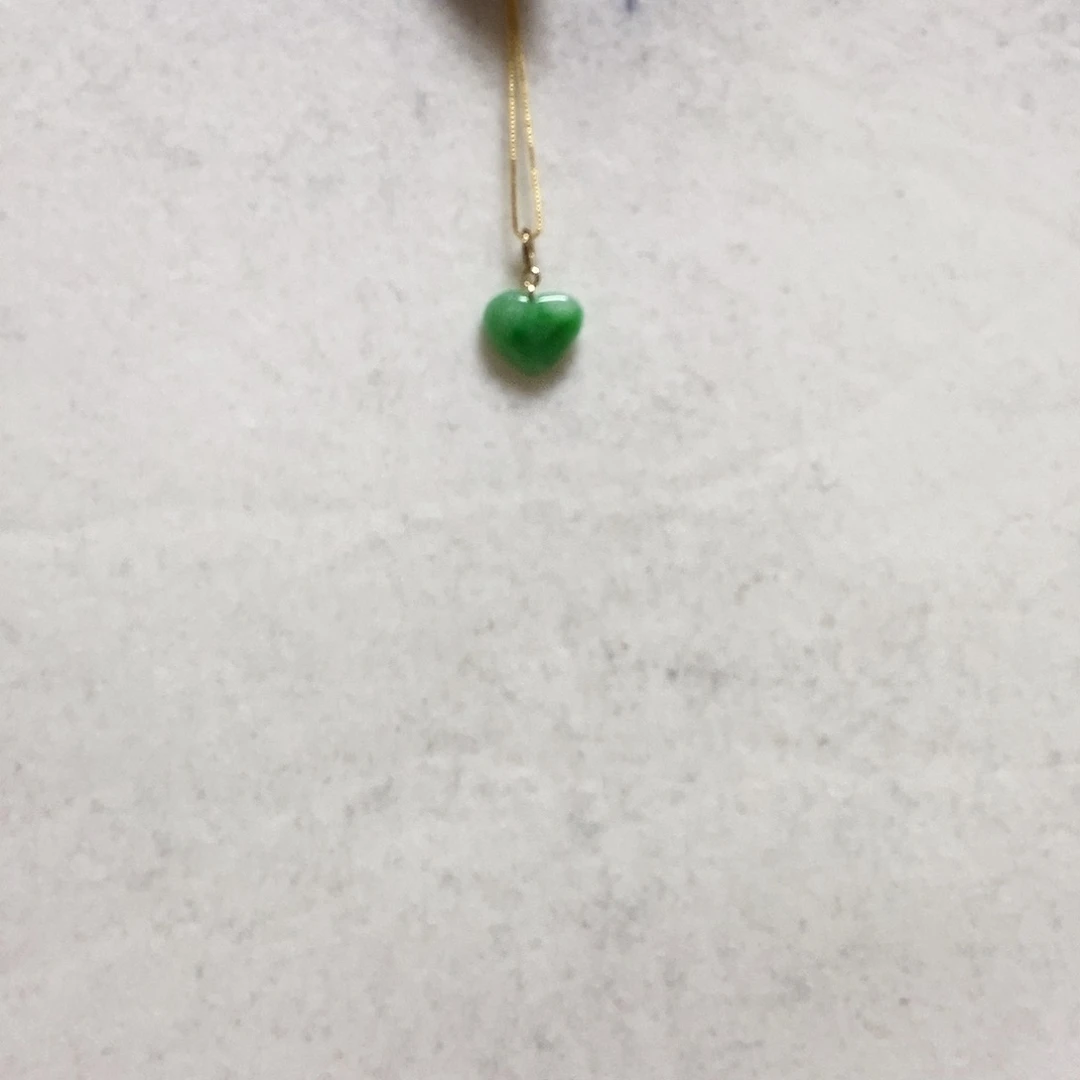 翡翠颈饰18K金镶嵌简单