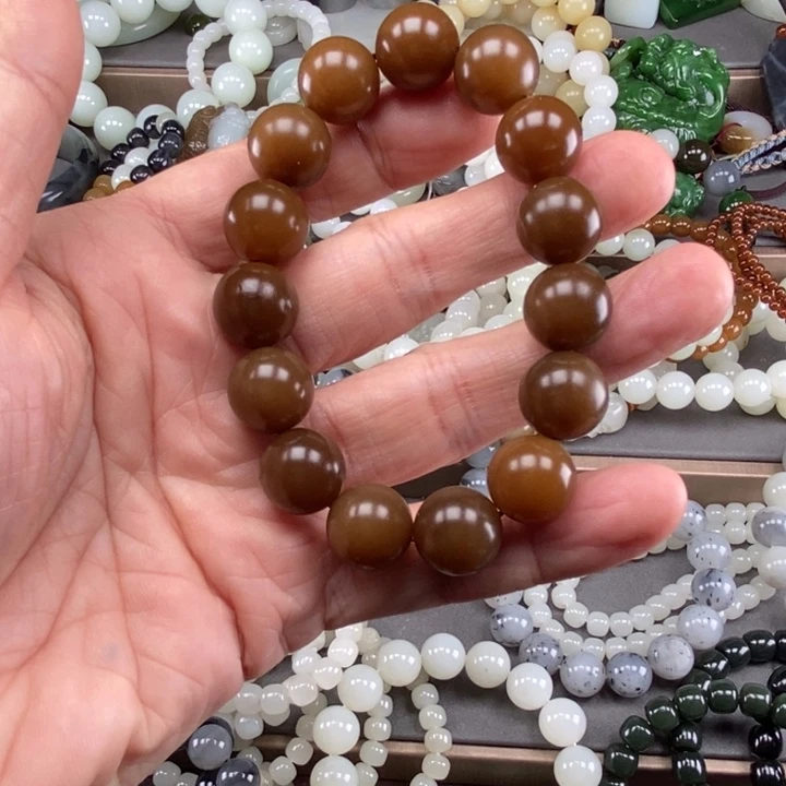 郭***岑和田玉未镶嵌挂件