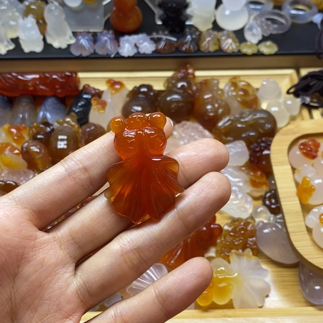 玛瑙/玉髓颈饰未镶嵌大**果