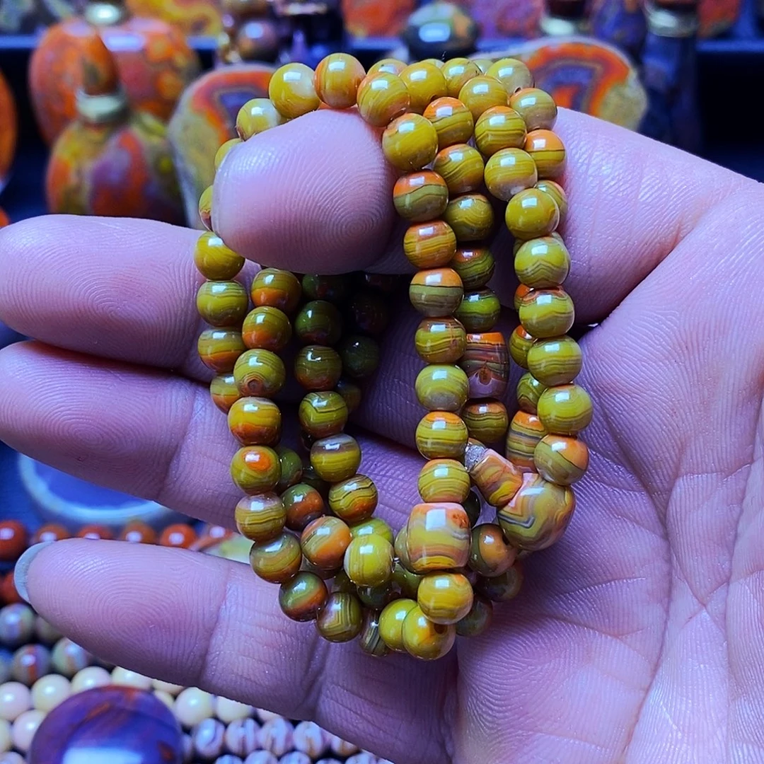 张***Z玛瑙/玉髓未镶嵌颈饰