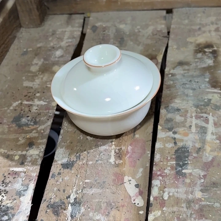 微瑕疵介意勿拍陶瓷器皿M714