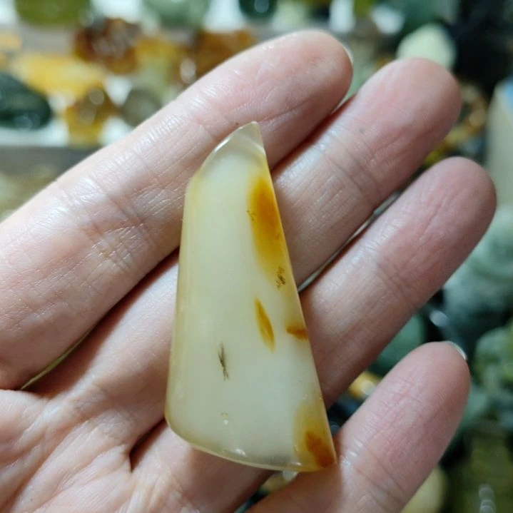 岫玉未镶嵌挂坠款式