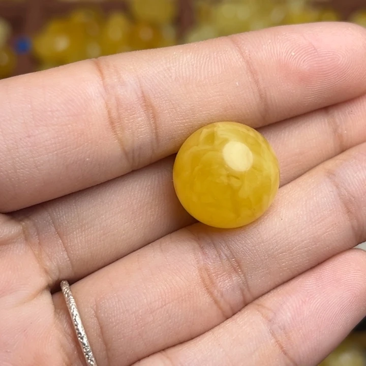 小***冰蜜蜡未镶嵌珠宝奇石鸡油黄满蜡妖花圆珠 微瑕