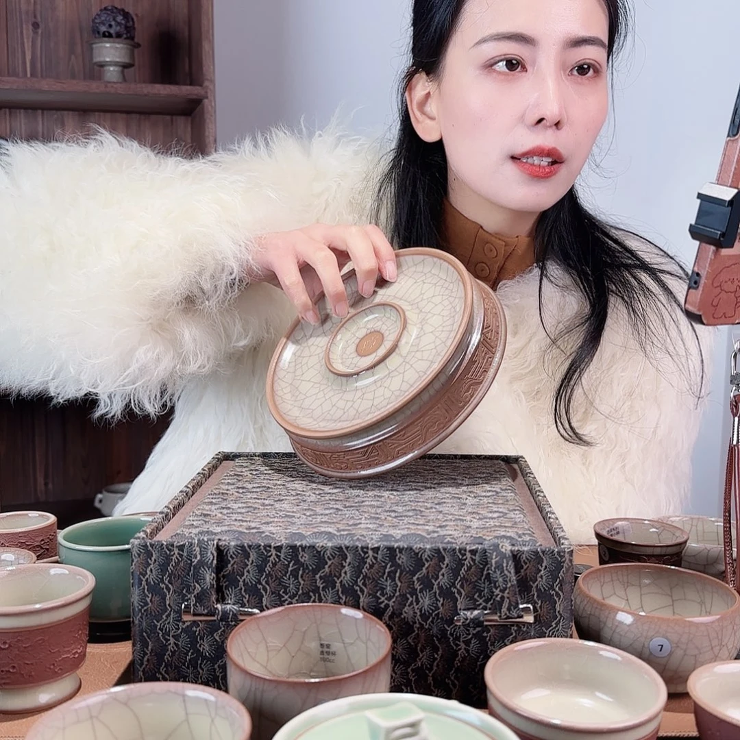 冷***吖摆件瓷西周壶承微瑕