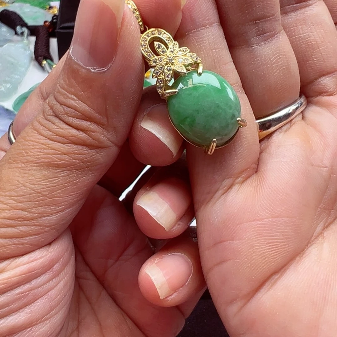 翡翠银S925镶嵌颈饰翡翠