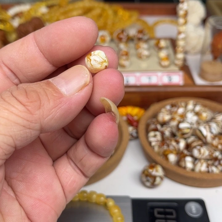 琥珀裸石未镶嵌阳***牛368号