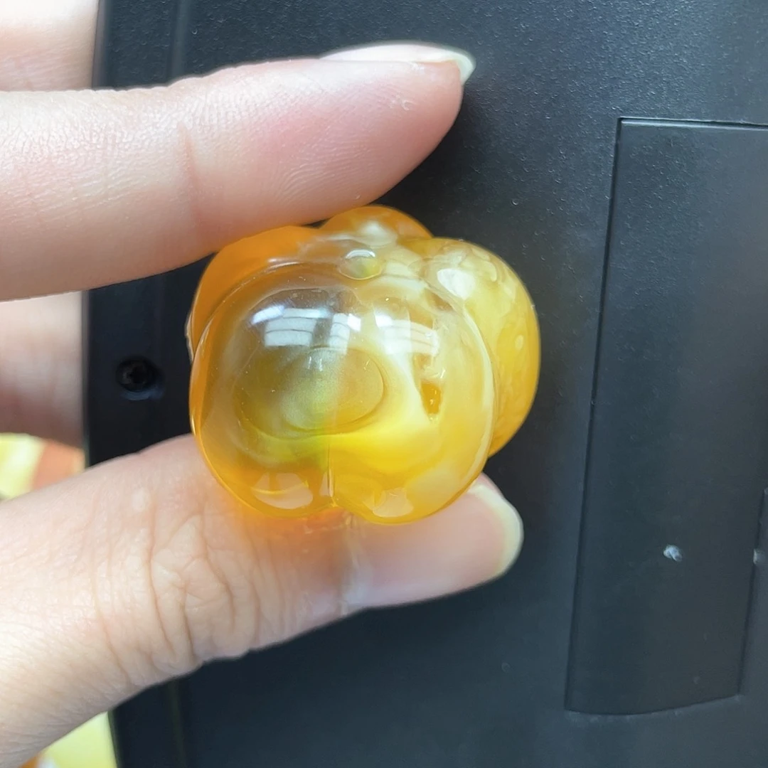 琥珀裸石未镶嵌蜜蜡