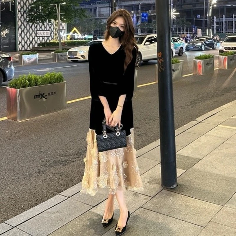 法式赫本风拼接下摆小黑裙洋装女秋季新款时髦洋派高级感中长裙