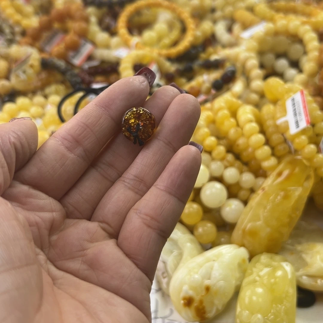 琥珀珠宝奇石未镶嵌