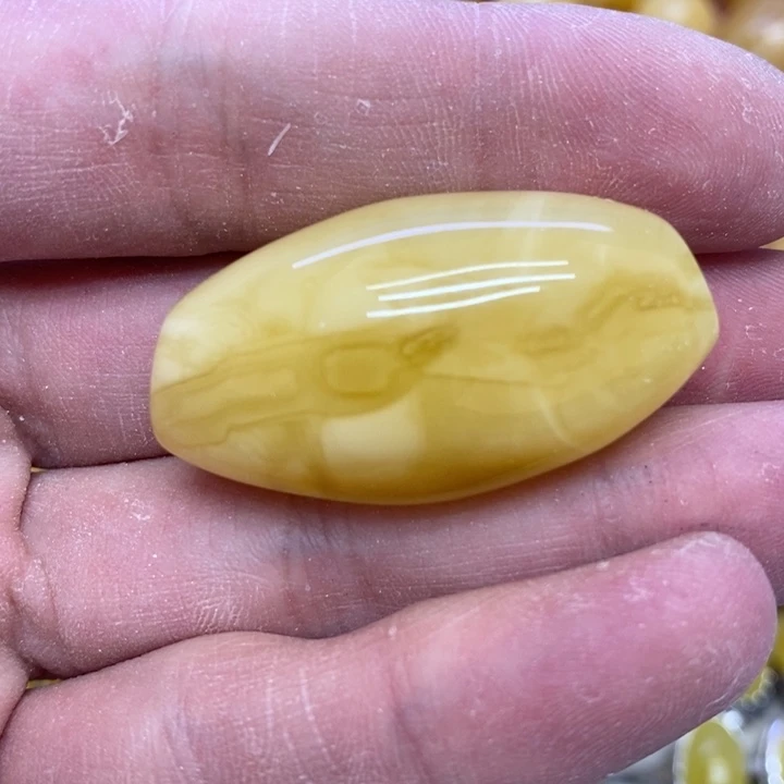 蜜蜡裸石未镶嵌珠