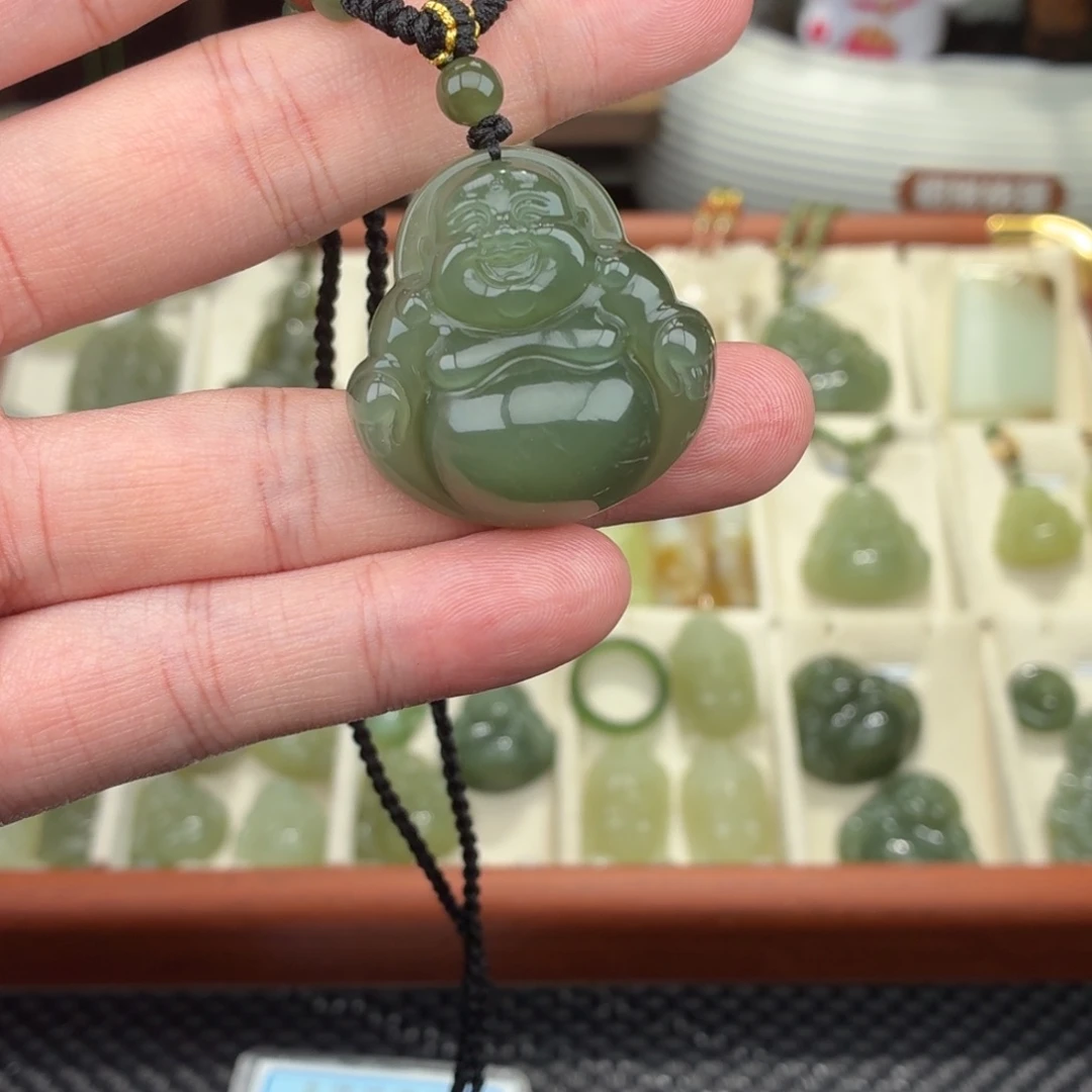 镇***店和田玉未镶嵌颈饰