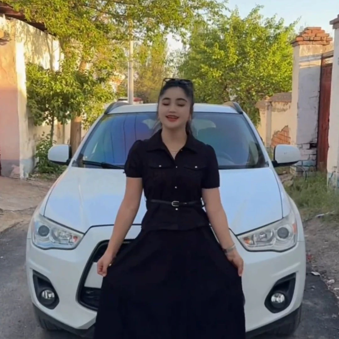 短袖气质夏季两件套2025修身显瘦收腰新款清新叠穿简约废土风小众