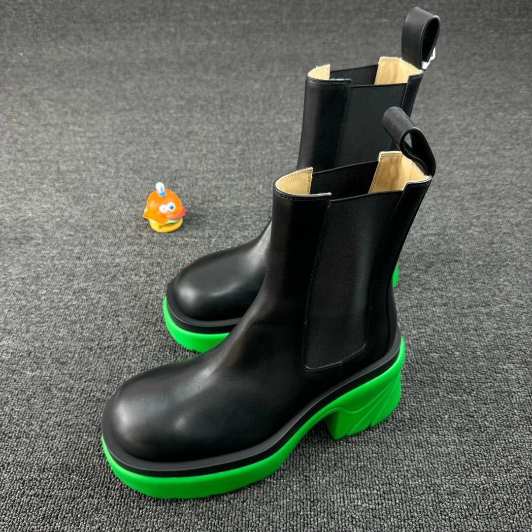 95新 BOTTEGA VENETA/葆蝶家 黑绿厚底靴 尺码：38 HB1028