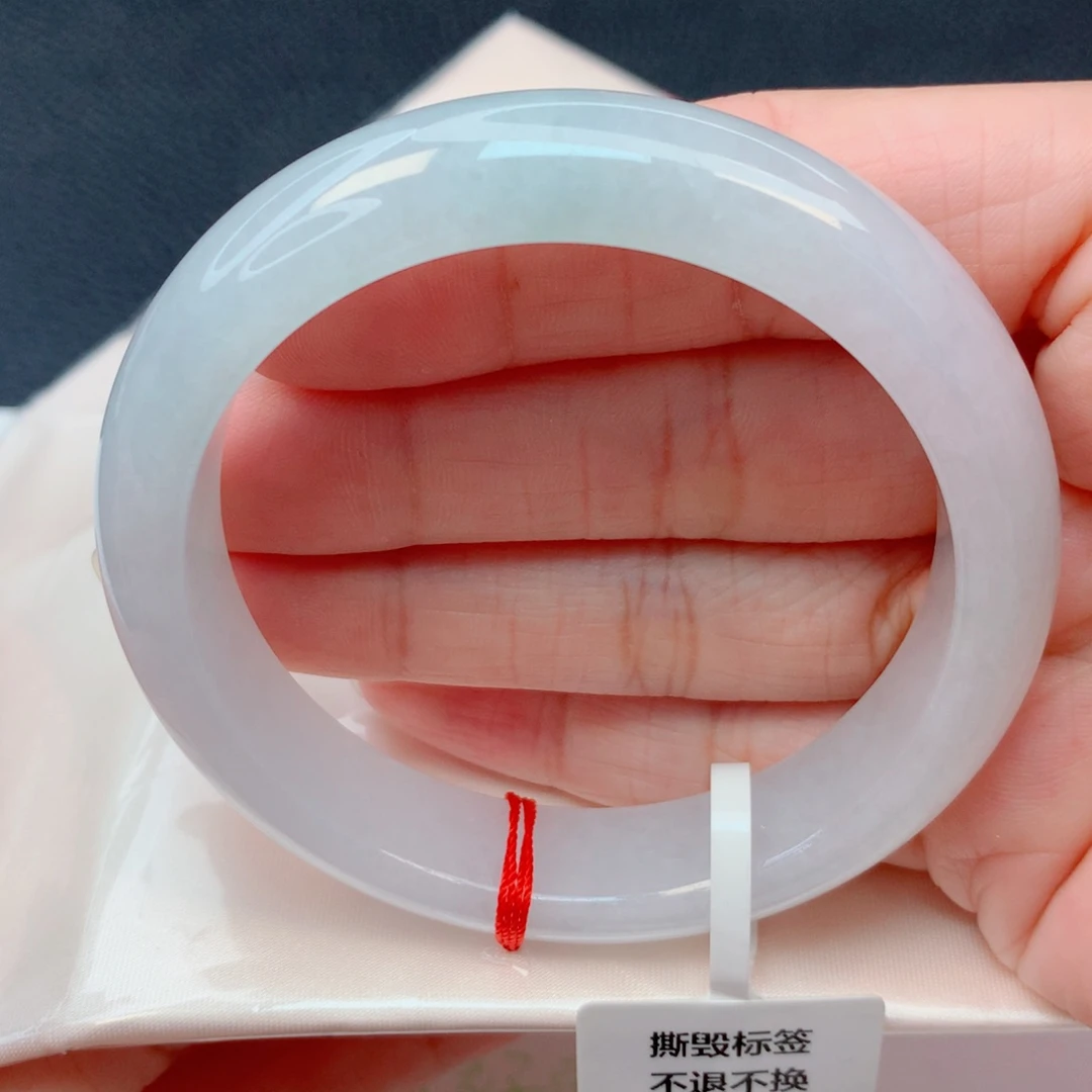翡翠未镶嵌手镯55.5圈 白冰底飘绿