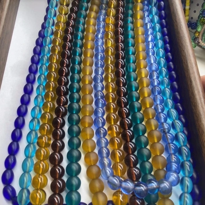 颈饰琉璃尼泊尔光柱