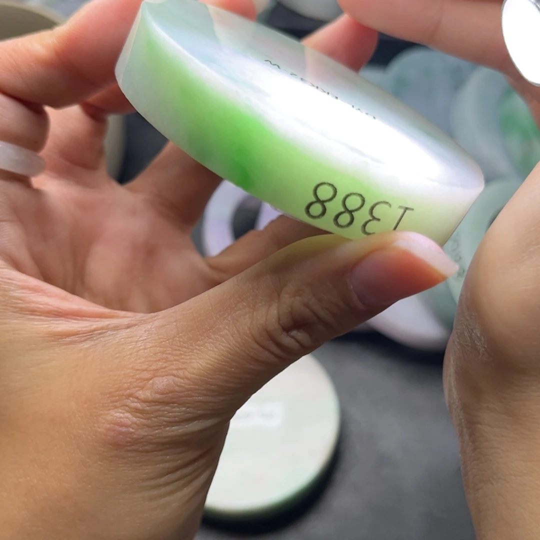 定制翡翠手镯未镶嵌