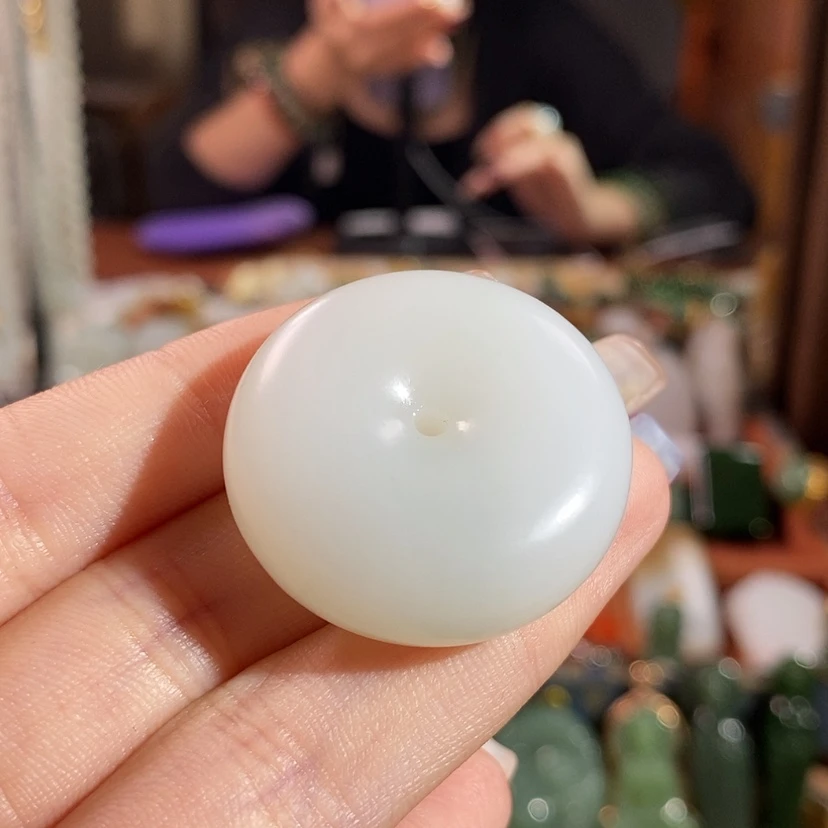 【闪购商品】吊坠(赠链)未镶嵌和田玉