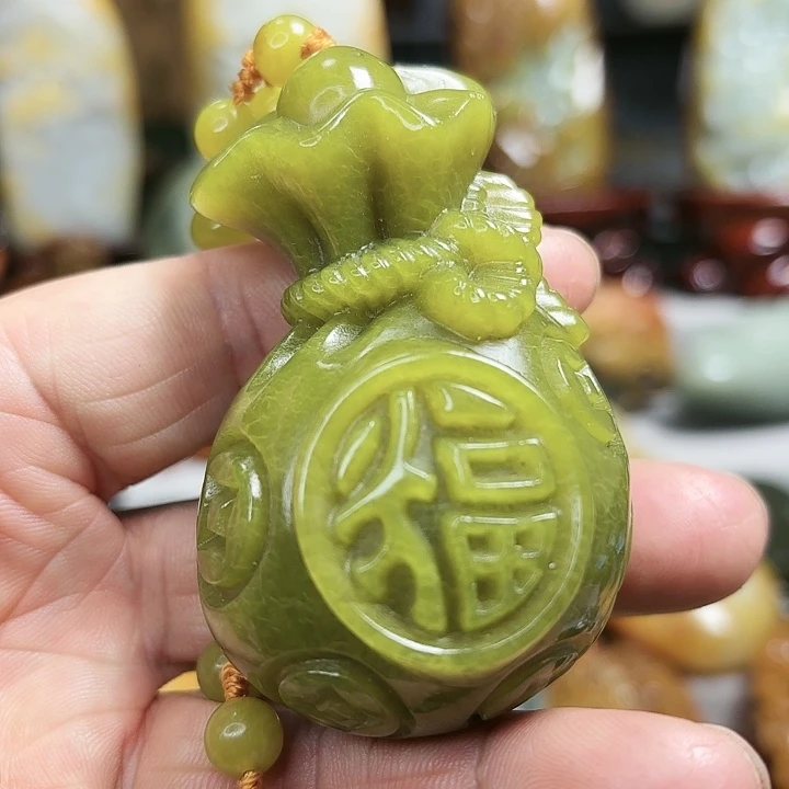 和田玉（青玉）颈饰未镶嵌