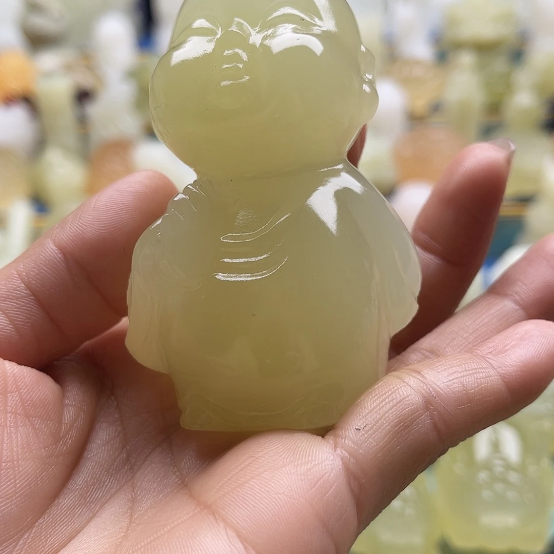 T***y玉天然桌面小摆件