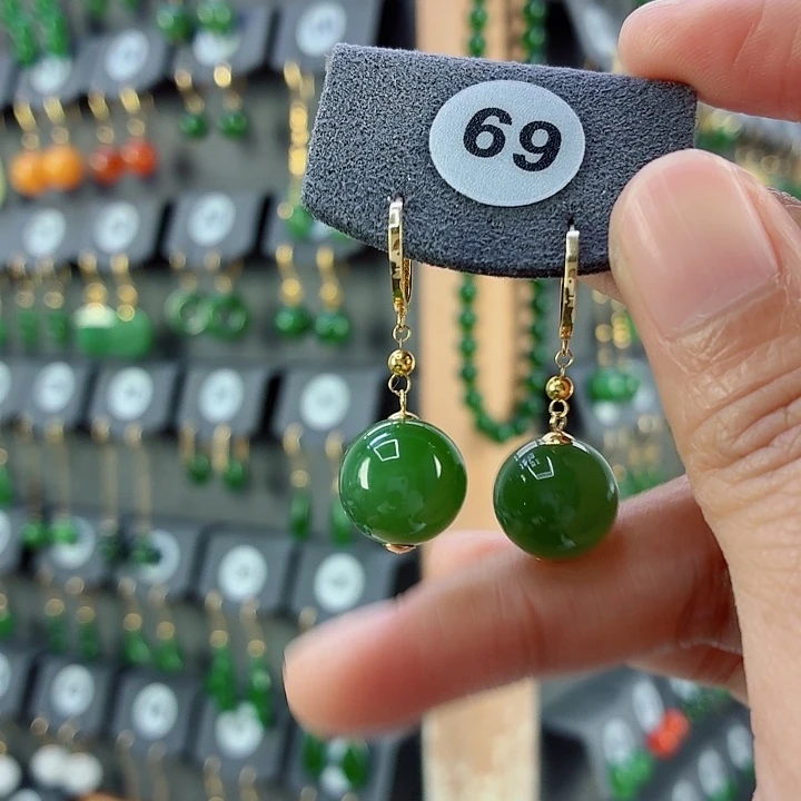 和田玉18K金镶嵌耳饰