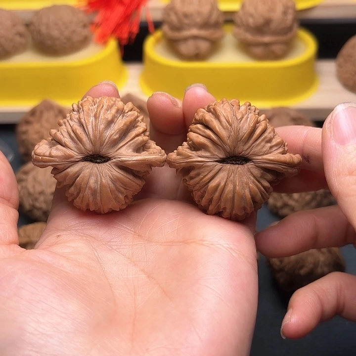 文玩核桃把件44四座楼