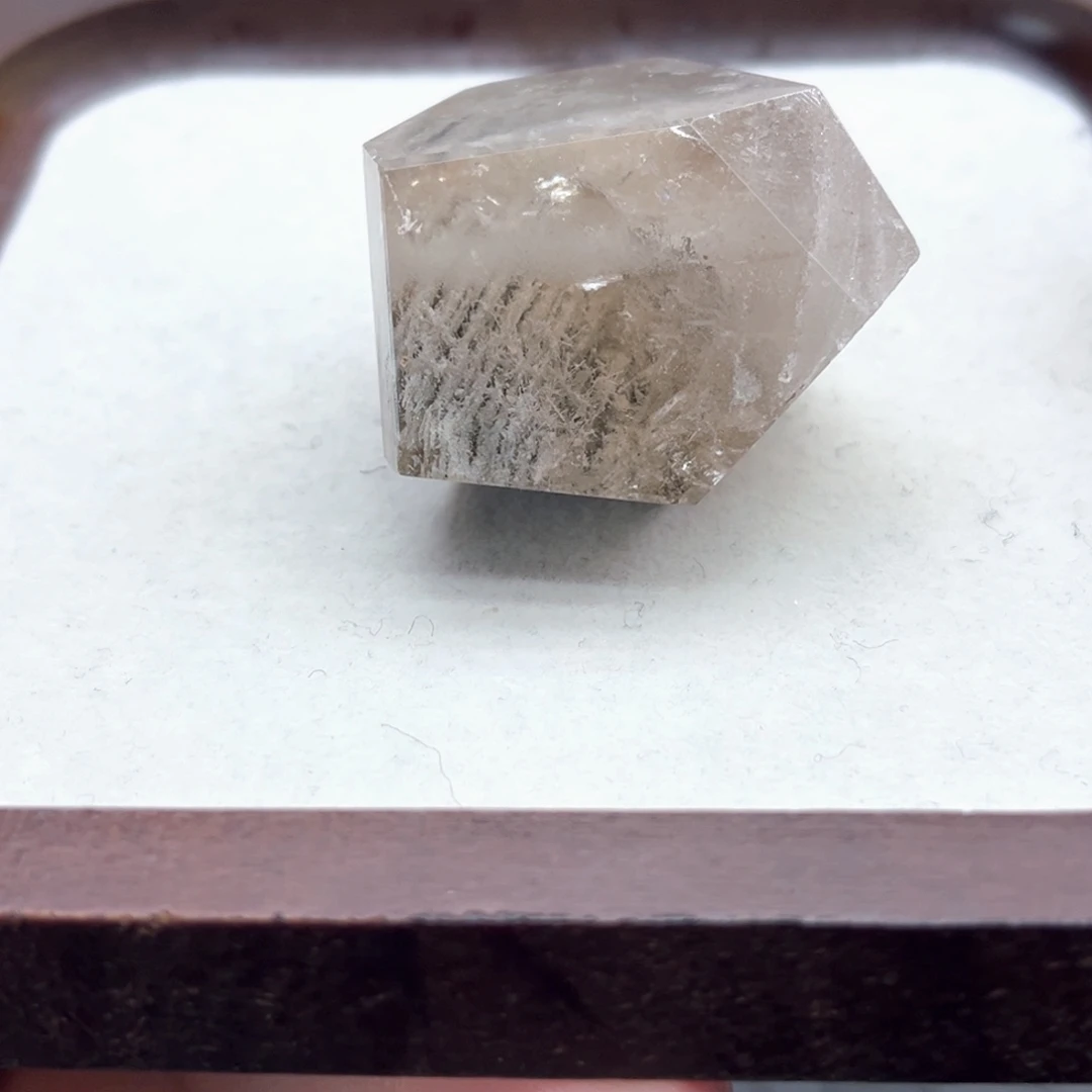 水晶未镶嵌珠宝半成品53 白幽灵千层带发晶共生