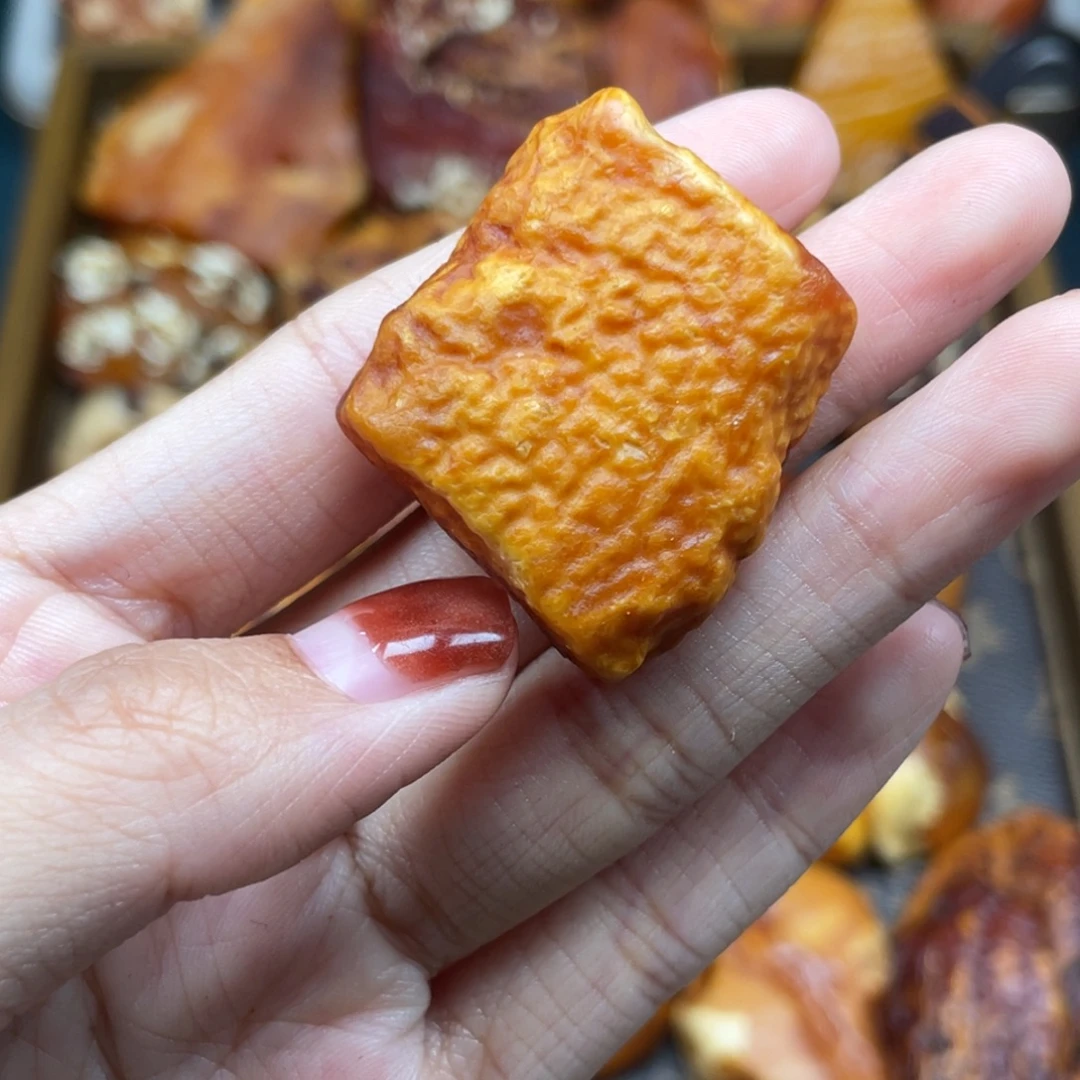 琥珀未镶嵌珠宝奇石