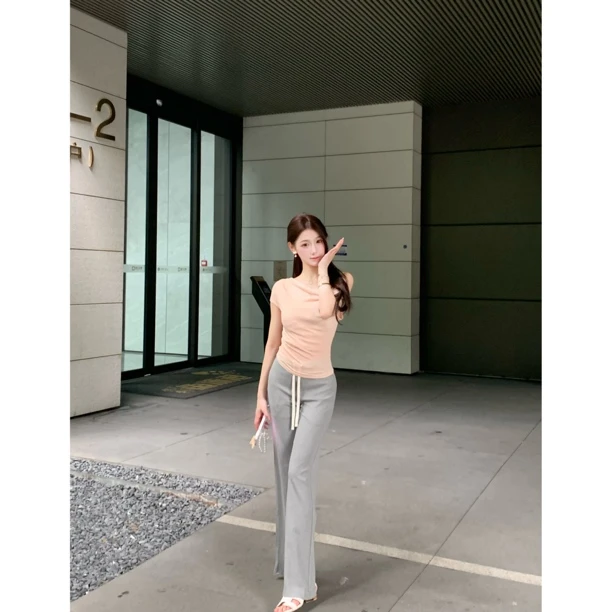 【梦梦服饰】设计感小荡领随性美轻薄修身显瘦上衣+气质灰裤子