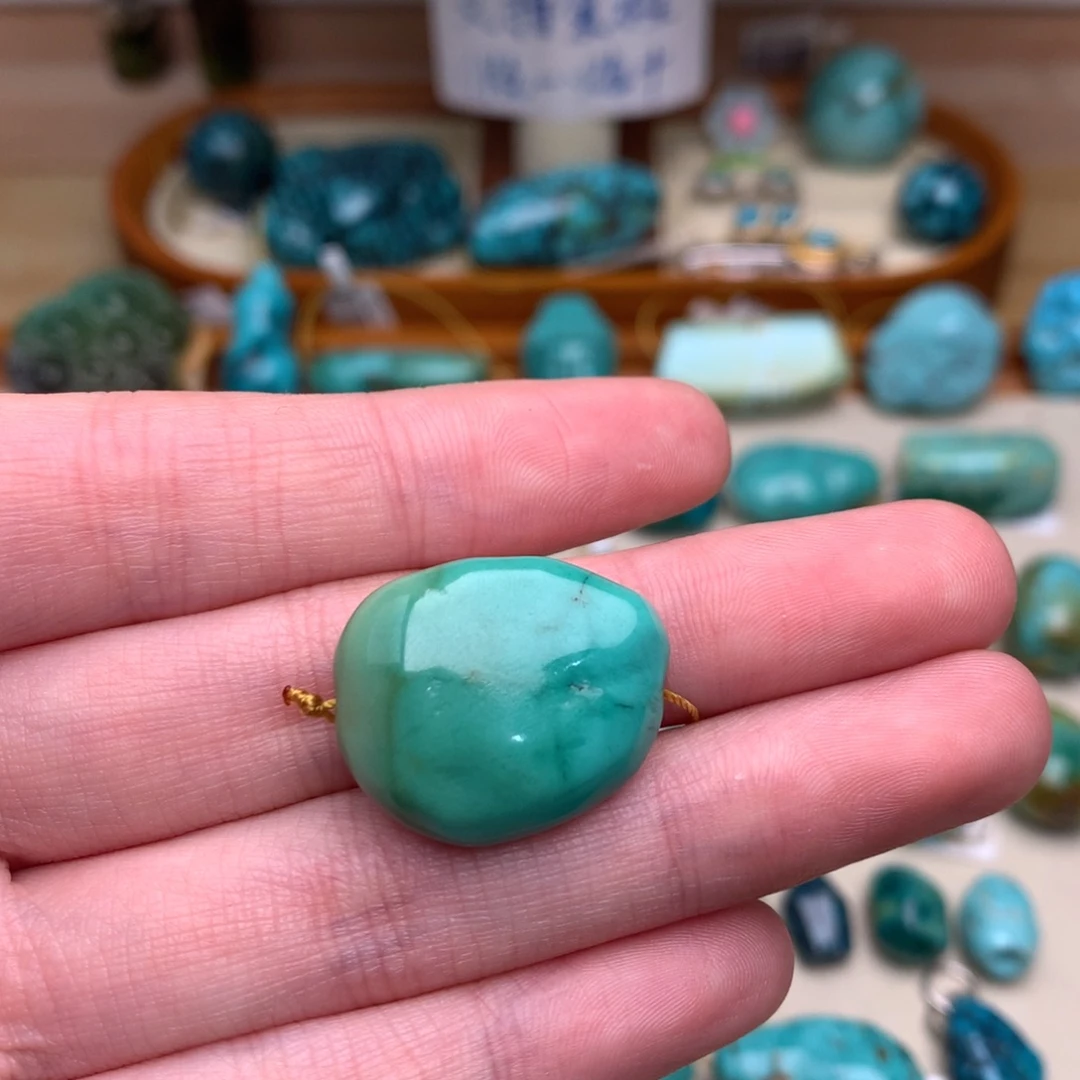 隴***家绿松石未镶嵌珠宝奇石