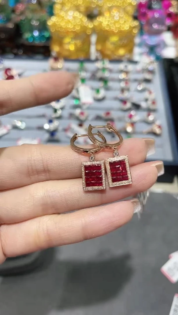 18K金镶嵌天然红宝石耳饰耳扣无边镶嵌款