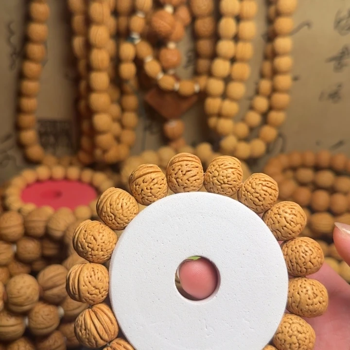 桃核手串聆**声桃核手串