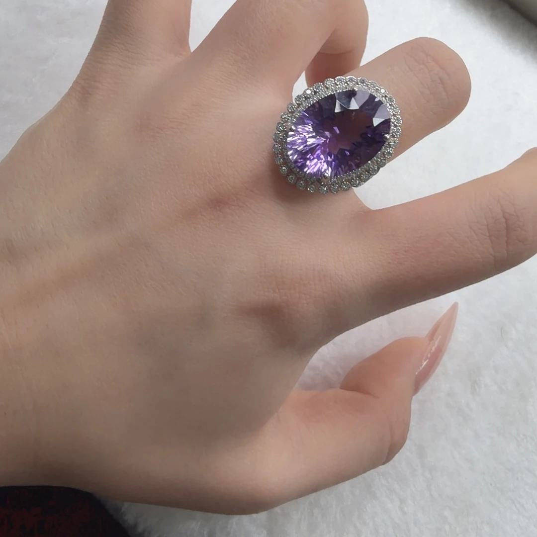 银S925镶嵌紫晶戒指经典大克拉戴妃