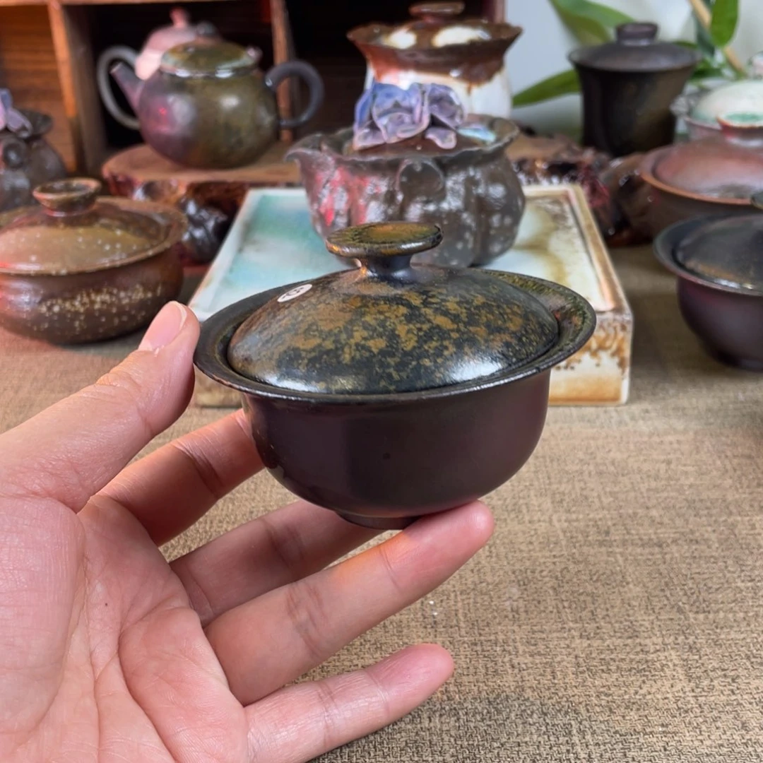 乌金盖碗。   容量100。瑕疵