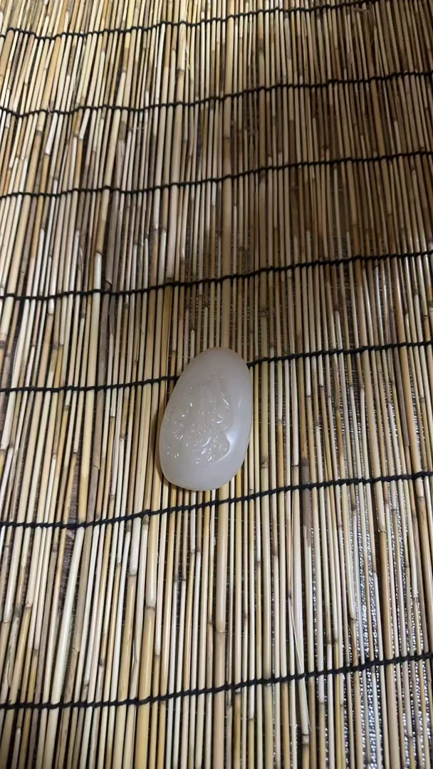 精美白色小摆件001