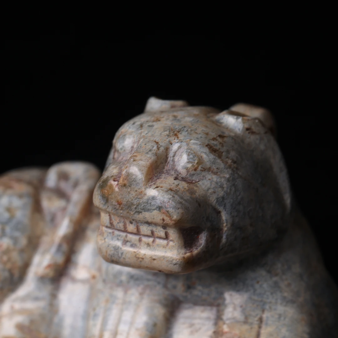 明代和田玉瑞兽花件