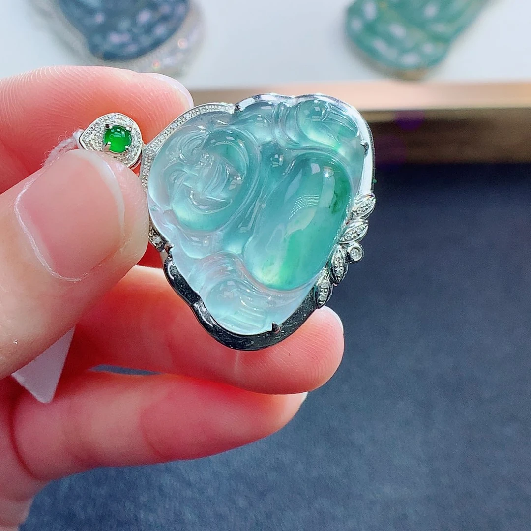 翡翠颈饰18K金镶嵌翡翠