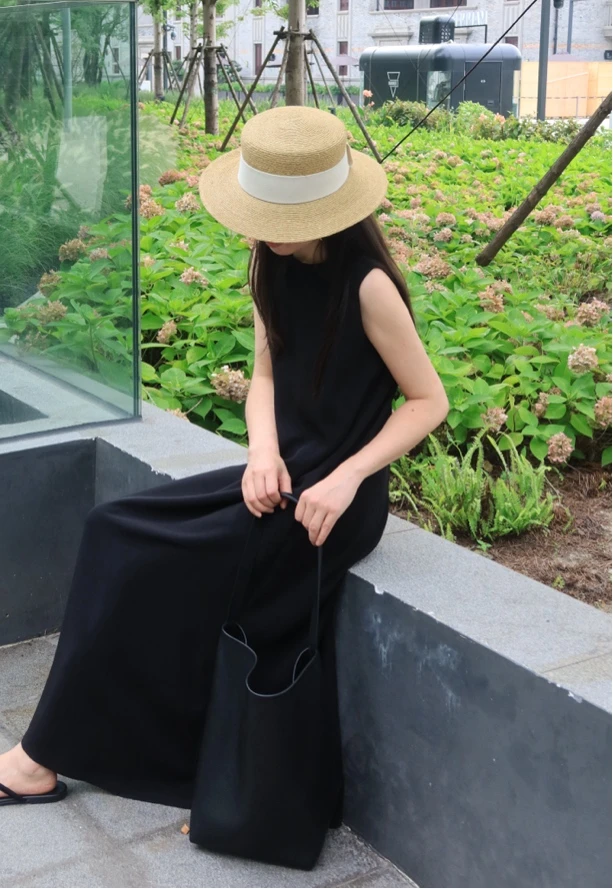 法式赫本风高级感无袖背心宽松气质显瘦中长款连衣裙