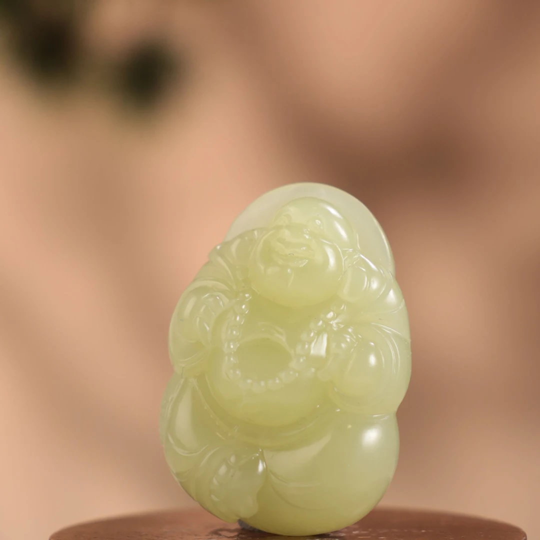 ZR7247二十世纪和田玉黄口弥勒吊坠