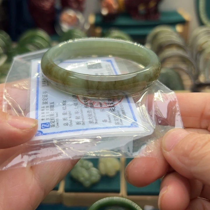 和田玉手镯未镶嵌57.5圈围Q0491