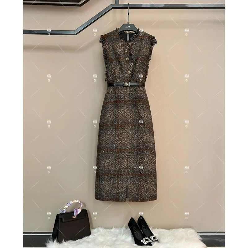 【齐】不褪色复古风显瘦默认款式连衣裙女装轻奢秋冬时尚 H-1561