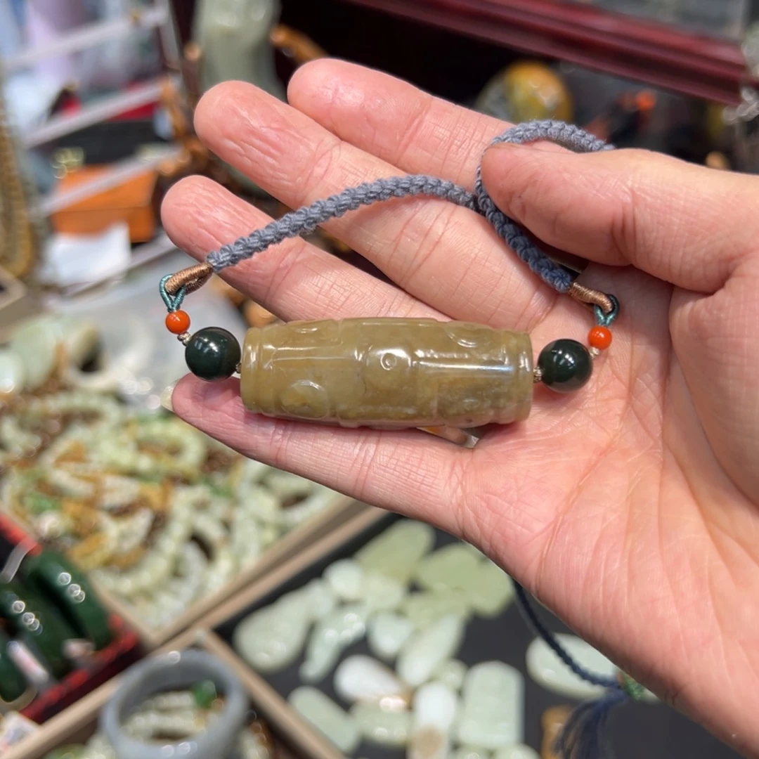 吊坠(赠链)未镶嵌和田玉狮*座